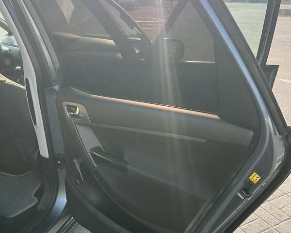 Серый Ситроен С4, объемом двигателя 1.6 л и пробегом 380 тыс. км за 4400 $, фото 6 на Automoto.ua