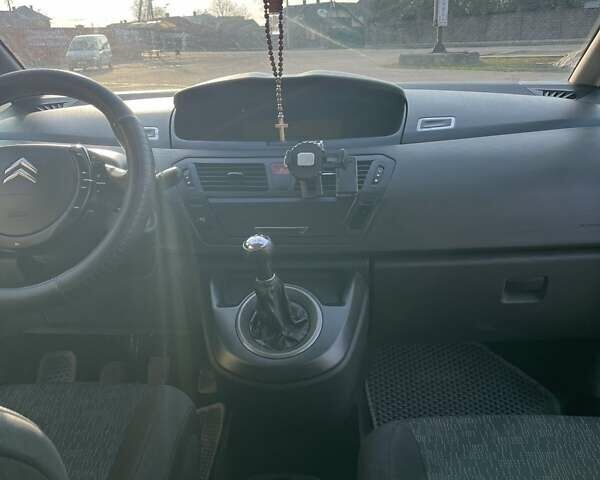 Серый Ситроен С4, объемом двигателя 1.6 л и пробегом 380 тыс. км за 4400 $, фото 4 на Automoto.ua
