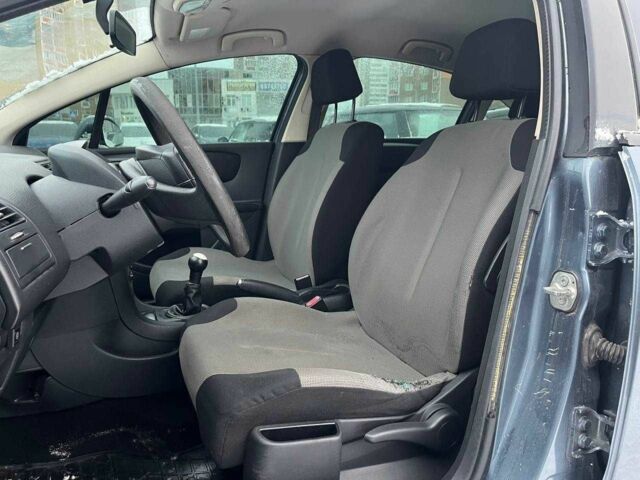 Серый Ситроен С4, объемом двигателя 1.4 л и пробегом 239 тыс. км за 4390 $, фото 7 на Automoto.ua