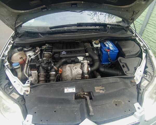 Серый Ситроен С4, объемом двигателя 1.6 л и пробегом 320 тыс. км за 4000 $, фото 4 на Automoto.ua