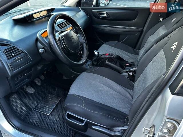 Серый Ситроен С4, объемом двигателя 1.59 л и пробегом 200 тыс. км за 3650 $, фото 8 на Automoto.ua