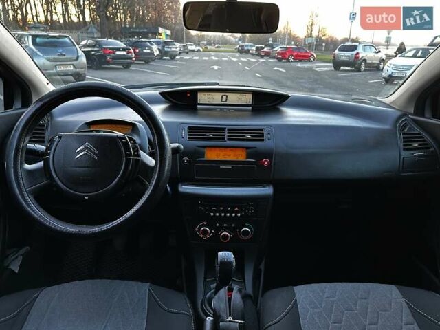 Серый Ситроен С4, объемом двигателя 1.59 л и пробегом 200 тыс. км за 3650 $, фото 12 на Automoto.ua