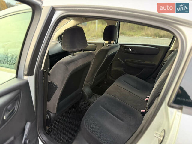 Серый Ситроен С4, объемом двигателя 1.6 л и пробегом 230 тыс. км за 4200 $, фото 10 на Automoto.ua