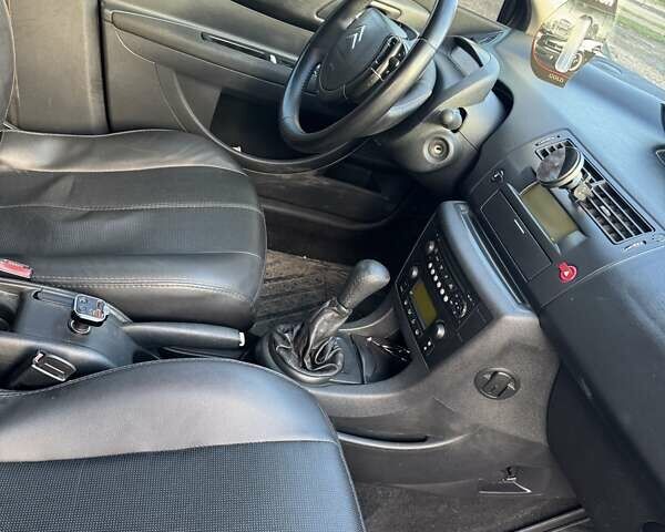 Серый Ситроен С4, объемом двигателя 1.6 л и пробегом 337 тыс. км за 3300 $, фото 10 на Automoto.ua