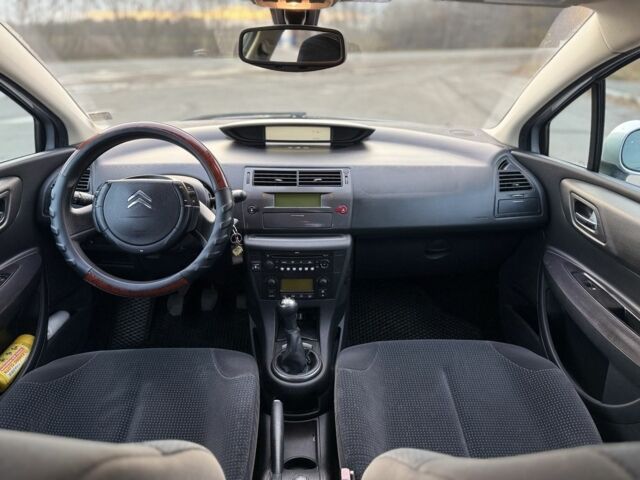 Серый Ситроен С4, объемом двигателя 1.6 л и пробегом 230 тыс. км за 4200 $, фото 7 на Automoto.ua