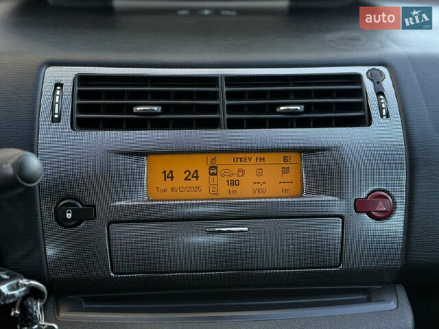 Серый Ситроен С4, объемом двигателя 1.56 л и пробегом 215 тыс. км за 4500 $, фото 36 на Automoto.ua