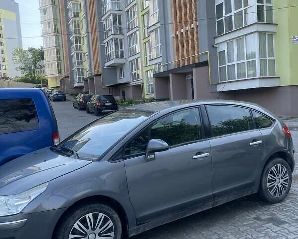 Серый Ситроен С4, объемом двигателя 1.6 л и пробегом 138 тыс. км за 4000 $, фото 1 на Automoto.ua