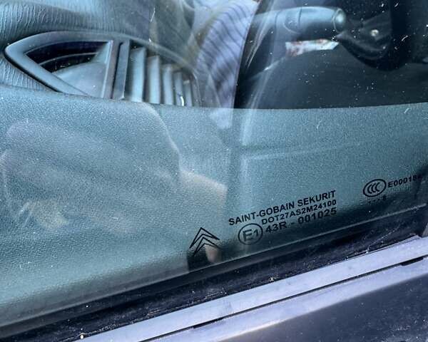 Серый Ситроен С4, объемом двигателя 1.6 л и пробегом 275 тыс. км за 3850 $, фото 10 на Automoto.ua