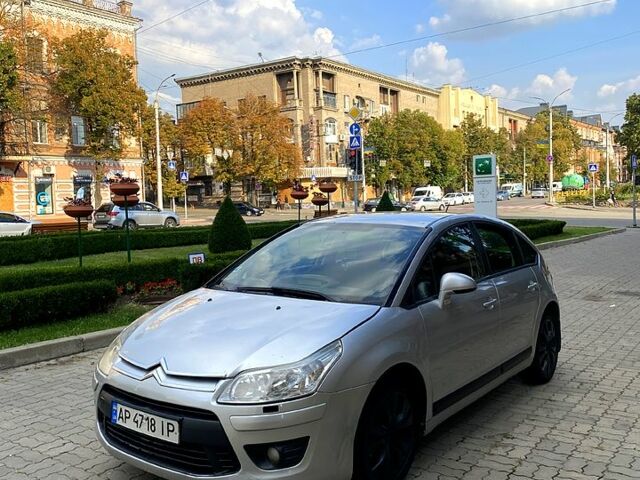 Серый Ситроен С4, объемом двигателя 1.6 л и пробегом 284 тыс. км за 3150 $, фото 1 на Automoto.ua