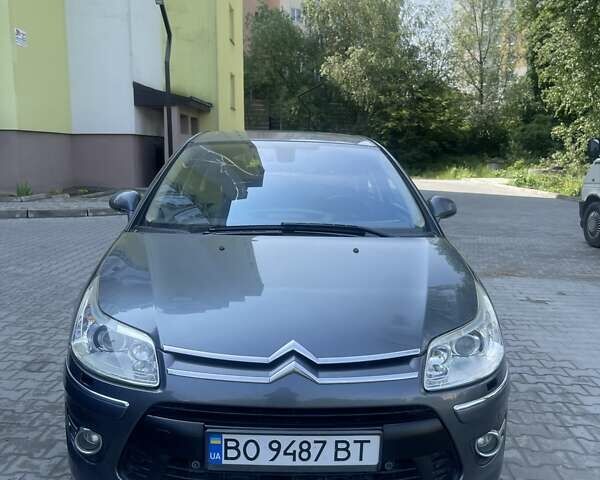 Серый Ситроен С4, объемом двигателя 1.6 л и пробегом 138 тыс. км за 4000 $, фото 2 на Automoto.ua