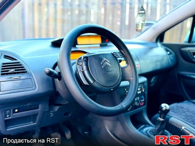 Серый Ситроен С4, объемом двигателя 1.6 л и пробегом 190 тыс. км за 3900 $, фото 3 на Automoto.ua