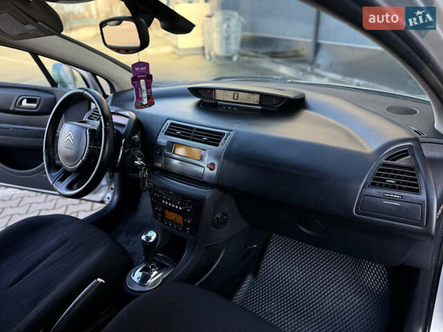 Серый Ситроен С4, объемом двигателя 1.56 л и пробегом 215 тыс. км за 4500 $, фото 26 на Automoto.ua