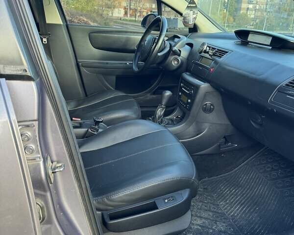 Серый Ситроен С4, объемом двигателя 1.6 л и пробегом 337 тыс. км за 3300 $, фото 11 на Automoto.ua