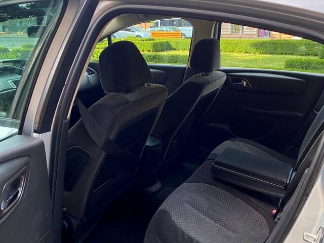 Серый Ситроен С4, объемом двигателя 1.6 л и пробегом 284 тыс. км за 3150 $, фото 5 на Automoto.ua