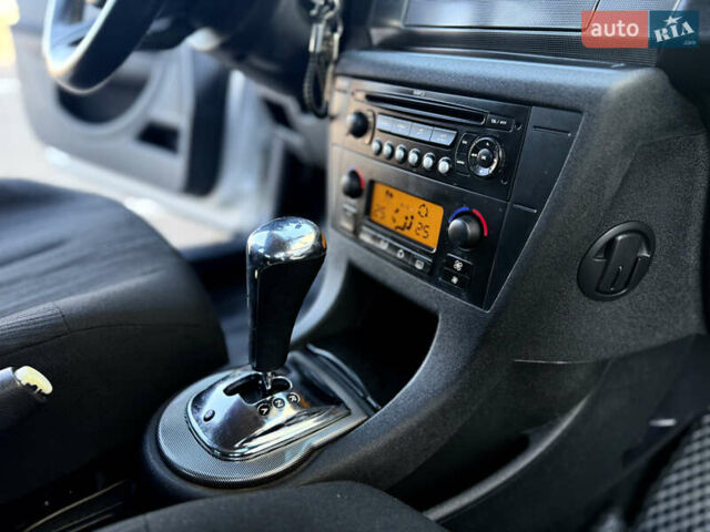 Серый Ситроен С4, объемом двигателя 1.56 л и пробегом 215 тыс. км за 4500 $, фото 25 на Automoto.ua