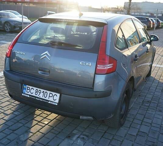 Серый Ситроен С4, объемом двигателя 1.4 л и пробегом 300 тыс. км за 4499 $, фото 4 на Automoto.ua