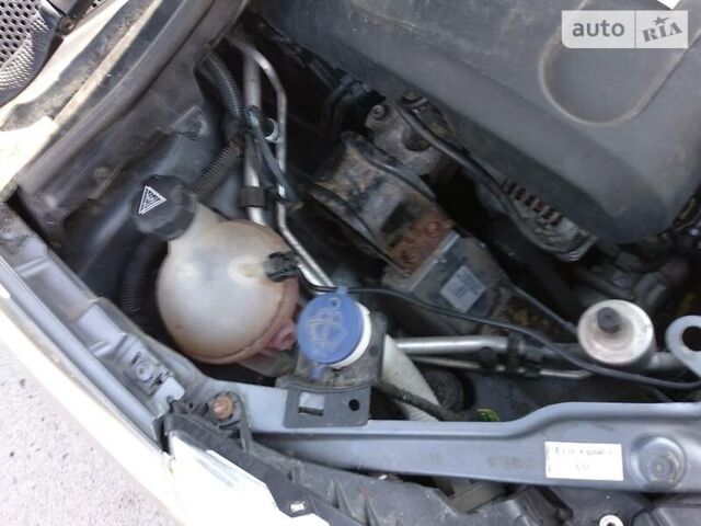 Серый Ситроен С4, объемом двигателя 2 л и пробегом 205 тыс. км за 4700 $, фото 14 на Automoto.ua