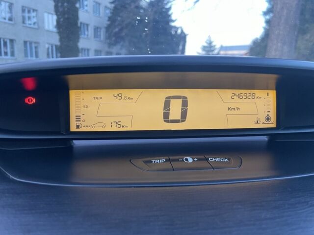 Серый Ситроен С4, объемом двигателя 1.6 л и пробегом 247 тыс. км за 4700 $, фото 11 на Automoto.ua