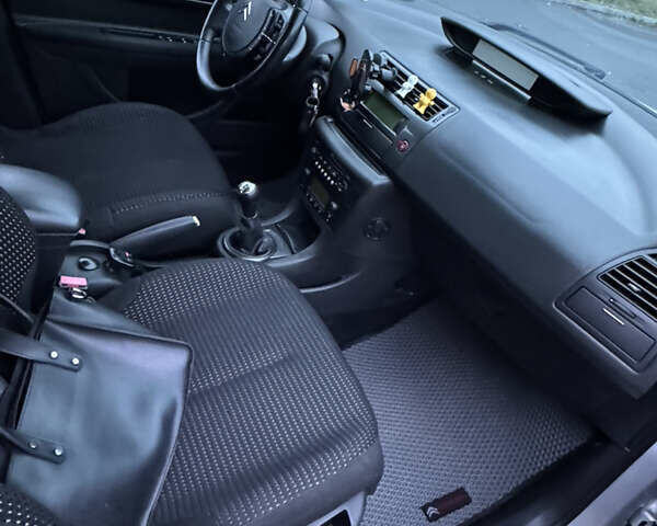 Ситроен С4 2009 в Красилове на Automoto.ua Серый Ситроен С4, объемом двигателя 1.6 л и пробегом 167 тыс. км за 4600 $, фото 8 на Automoto.ua