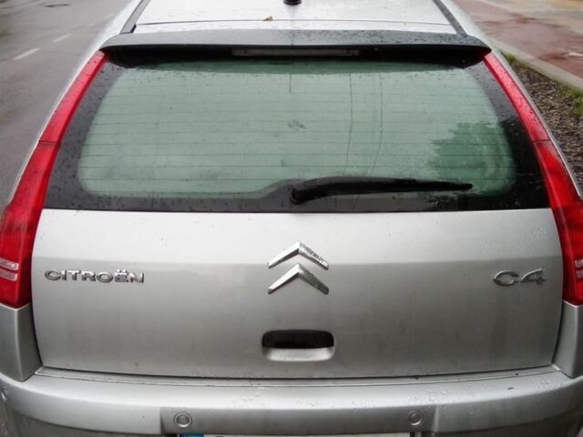 Серый Ситроен С4, объемом двигателя 1.6 л и пробегом 350 тыс. км за 4500 $, фото 2 на Automoto.ua