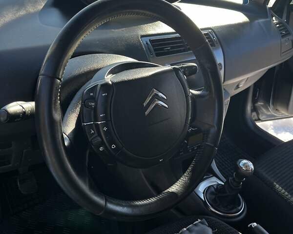 Серый Ситроен С4, объемом двигателя 1.6 л и пробегом 291 тыс. км за 3500 $, фото 17 на Automoto.ua