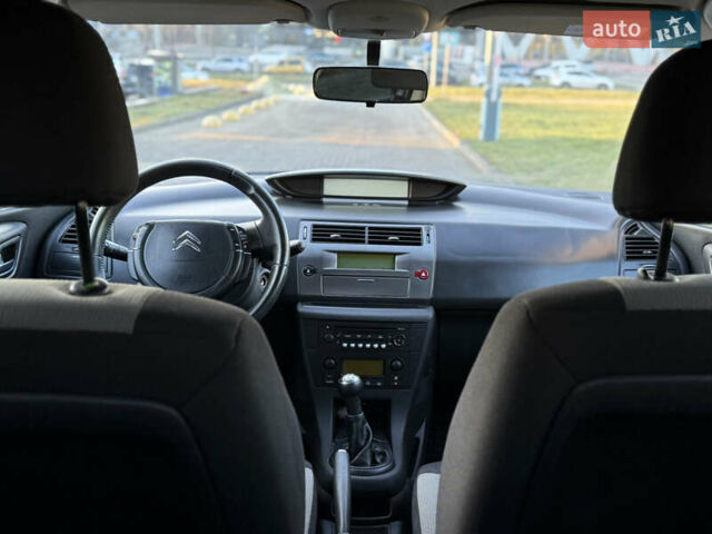 Серый Ситроен С4, объемом двигателя 1.6 л и пробегом 155 тыс. км за 3550 $, фото 11 на Automoto.ua