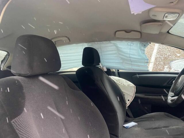 Серый Ситроен С4, объемом двигателя 1.6 л и пробегом 330 тыс. км за 2370 $, фото 3 на Automoto.ua