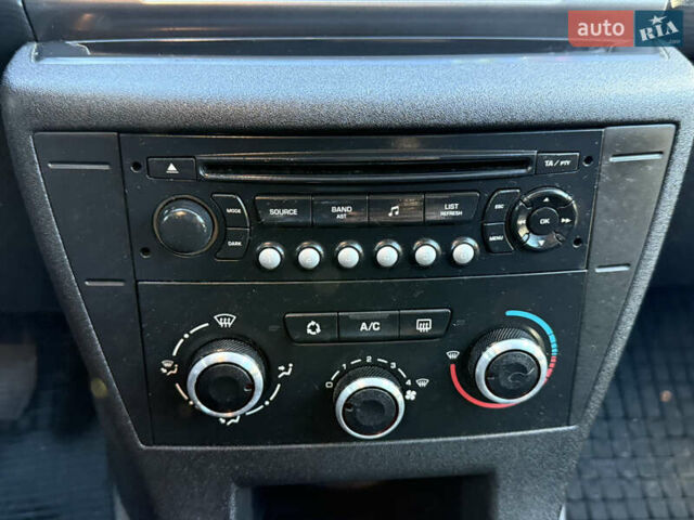 Сірий Сітроен С4, об'ємом двигуна 1.6 л та пробігом 272 тис. км за 5500 $, фото 38 на Automoto.ua