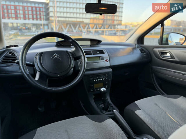 Серый Ситроен С4, объемом двигателя 1.6 л и пробегом 155 тыс. км за 3550 $, фото 12 на Automoto.ua