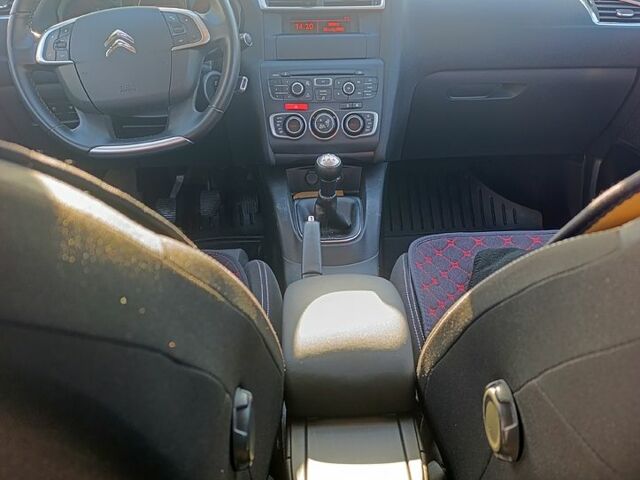 Серый Ситроен С4, объемом двигателя 1.6 л и пробегом 141 тыс. км за 6500 $, фото 2 на Automoto.ua