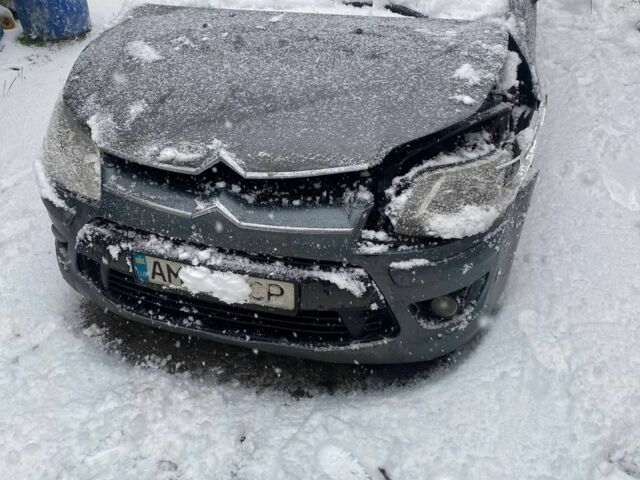 Серый Ситроен С4, объемом двигателя 1.6 л и пробегом 330 тыс. км за 2370 $, фото 1 на Automoto.ua