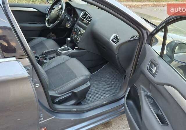 Серый Ситроен С4, объемом двигателя 1.59 л и пробегом 146 тыс. км за 7300 $, фото 10 на Automoto.ua