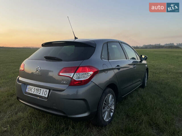 Серый Ситроен С4, объемом двигателя 1.6 л и пробегом 183 тыс. км за 5550 $, фото 5 на Automoto.ua