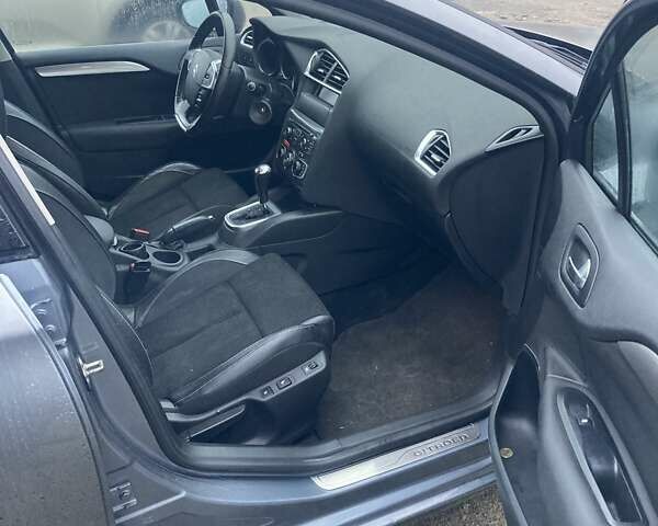 Серый Ситроен С4, объемом двигателя 1.6 л и пробегом 174 тыс. км за 6500 $, фото 3 на Automoto.ua