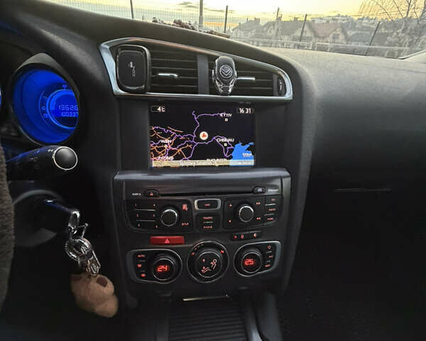 Серый Ситроен С4, объемом двигателя 1.6 л и пробегом 100 тыс. км за 8500 $, фото 7 на Automoto.ua