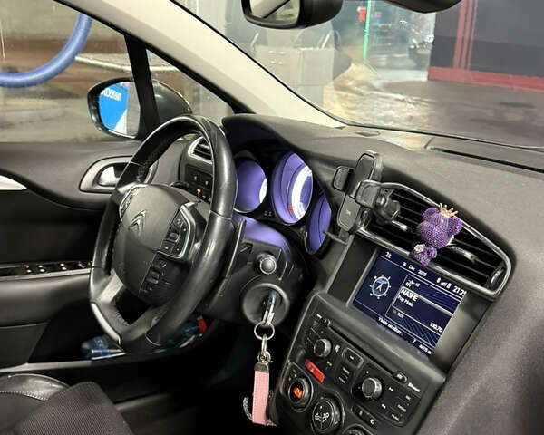 Серый Ситроен С4, объемом двигателя 1.56 л и пробегом 250 тыс. км за 8000 $, фото 4 на Automoto.ua