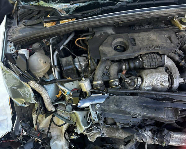 Ситроен С4 2011 в Ужгороде на Automoto.ua Серый Ситроен С4, объемом двигателя 1.59 л и пробегом 155 тыс. км за 2500 $, фото 3 на Automoto.ua