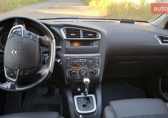 Серый Ситроен С4, объемом двигателя 1.59 л и пробегом 146 тыс. км за 7300 $, фото 3 на Automoto.ua