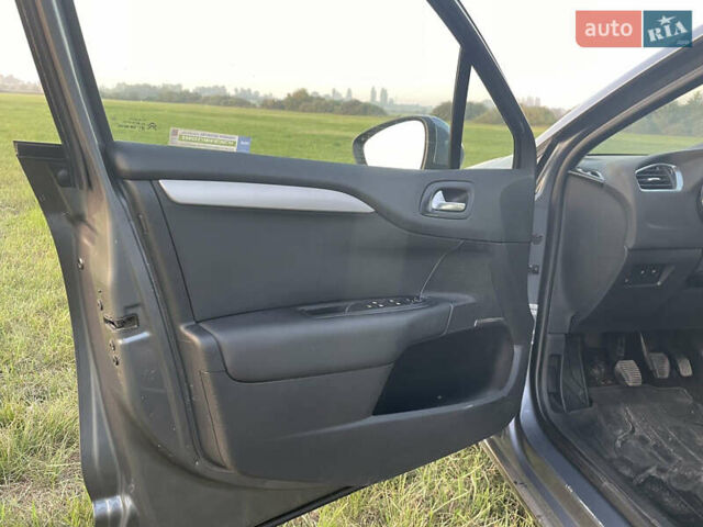 Серый Ситроен С4, объемом двигателя 1.6 л и пробегом 183 тыс. км за 5550 $, фото 9 на Automoto.ua
