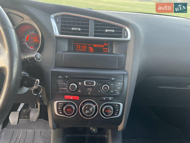 Серый Ситроен С4, объемом двигателя 1.6 л и пробегом 183 тыс. км за 5550 $, фото 14 на Automoto.ua