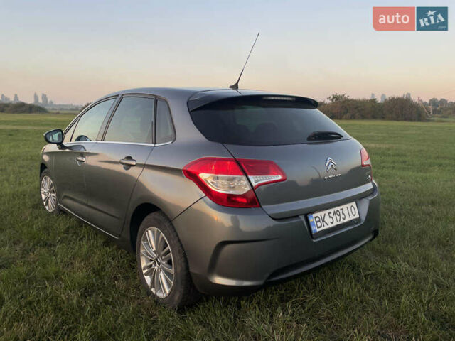 Серый Ситроен С4, объемом двигателя 1.6 л и пробегом 183 тыс. км за 5550 $, фото 7 на Automoto.ua