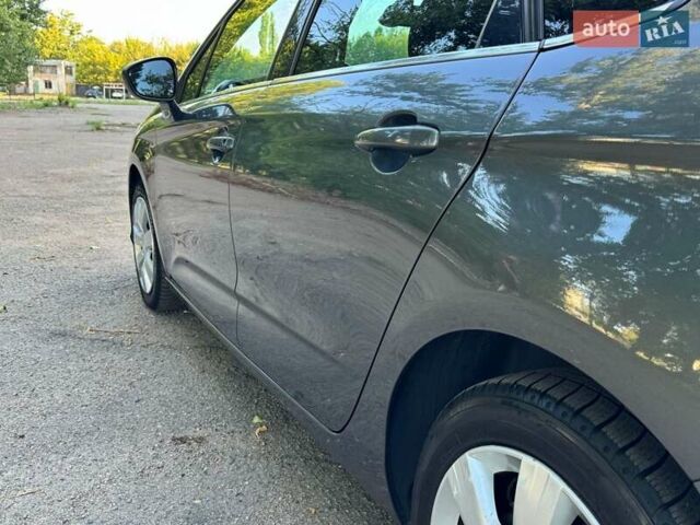 Серый Ситроен С4, объемом двигателя 1.56 л и пробегом 280 тыс. км за 7300 $, фото 12 на Automoto.ua