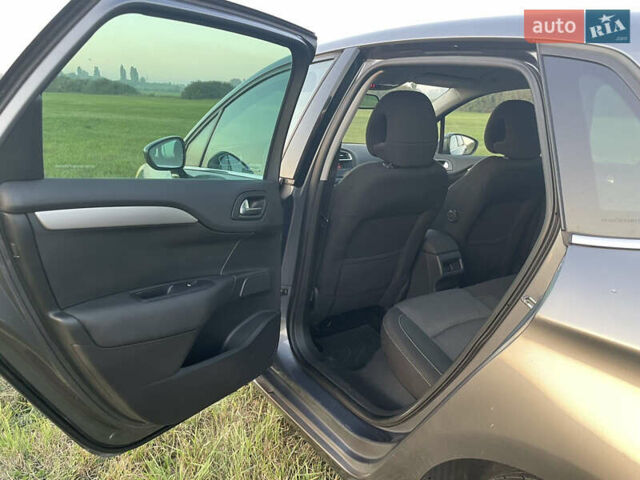 Серый Ситроен С4, объемом двигателя 1.6 л и пробегом 183 тыс. км за 5550 $, фото 24 на Automoto.ua