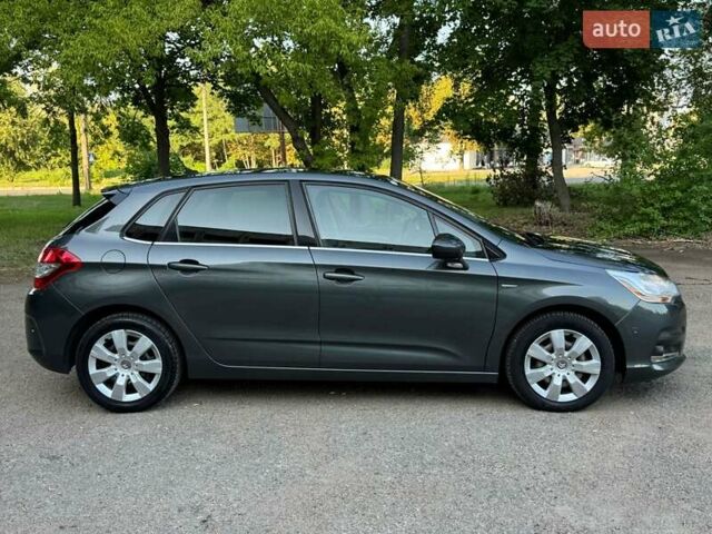 Серый Ситроен С4, объемом двигателя 1.56 л и пробегом 280 тыс. км за 7300 $, фото 2 на Automoto.ua