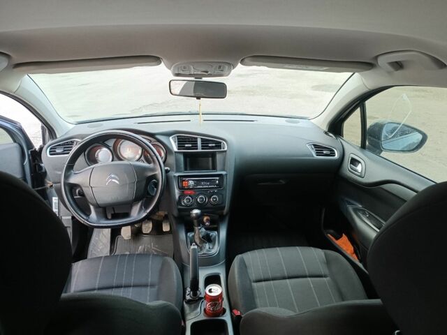 Серый Ситроен С4, объемом двигателя 1.6 л и пробегом 163 тыс. км за 5600 $, фото 4 на Automoto.ua