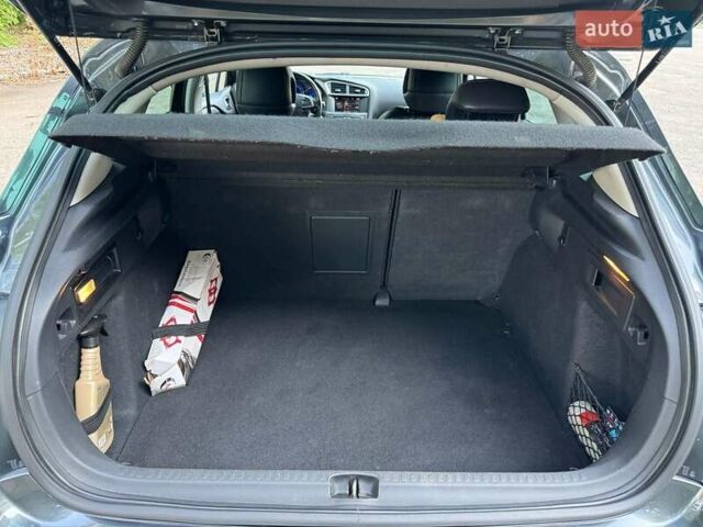 Серый Ситроен С4, объемом двигателя 1.56 л и пробегом 280 тыс. км за 7300 $, фото 48 на Automoto.ua