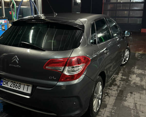 Серый Ситроен С4, объемом двигателя 1.56 л и пробегом 250 тыс. км за 8000 $, фото 8 на Automoto.ua