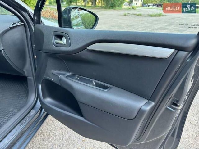 Серый Ситроен С4, объемом двигателя 1.56 л и пробегом 280 тыс. км за 7300 $, фото 34 на Automoto.ua