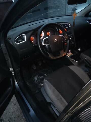 Серый Ситроен С4, объемом двигателя 1.6 л и пробегом 150 тыс. км за 7200 $, фото 6 на Automoto.ua