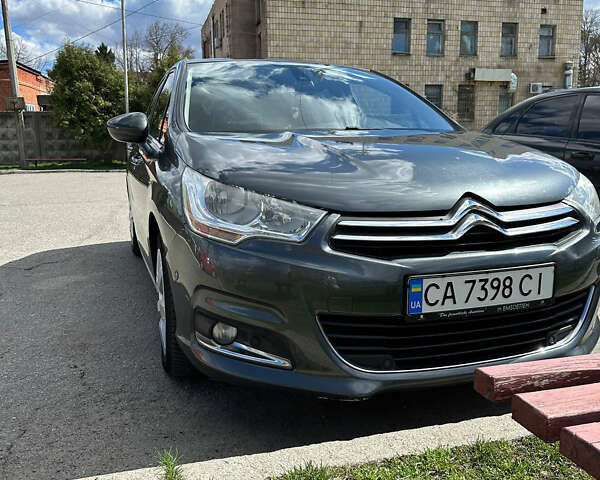 Серый Ситроен С4, объемом двигателя 1.56 л и пробегом 280 тыс. км за 6700 $, фото 5 на Automoto.ua